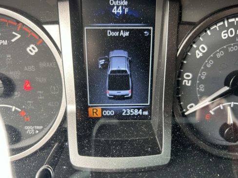 Used 2023 Toyota Tacoma TRD Off-Road w/ Advanced Technology Package image 21