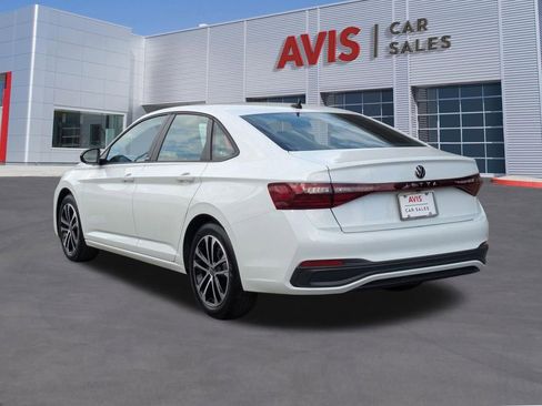 Used 2025 Volkswagen Jetta Sport FWD image 9