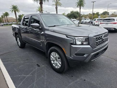 Used 2022 Nissan Frontier SV w/ Technology Package image 4