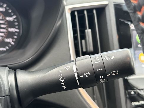 Used 2021 Subaru Crosstrek 2.0i Premium w/ Moonroof Package image 21