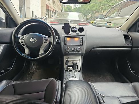 Used 2007 Nissan Altima 3.5 SE w/ Technology Pkg FWD image 13
