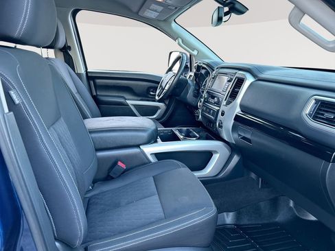 Used 2018 Nissan Titan SV w/ SV Convenience Package AWD/4WD image 27