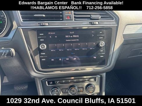 Used 2018 Volkswagen Tiguan SE AWD/4WD image 22