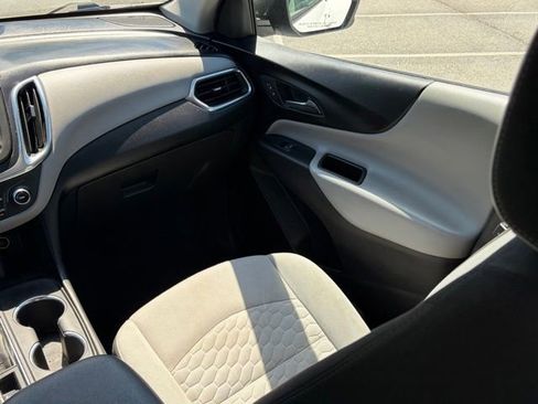 Used 2019 Chevrolet Equinox LS FWD image 30