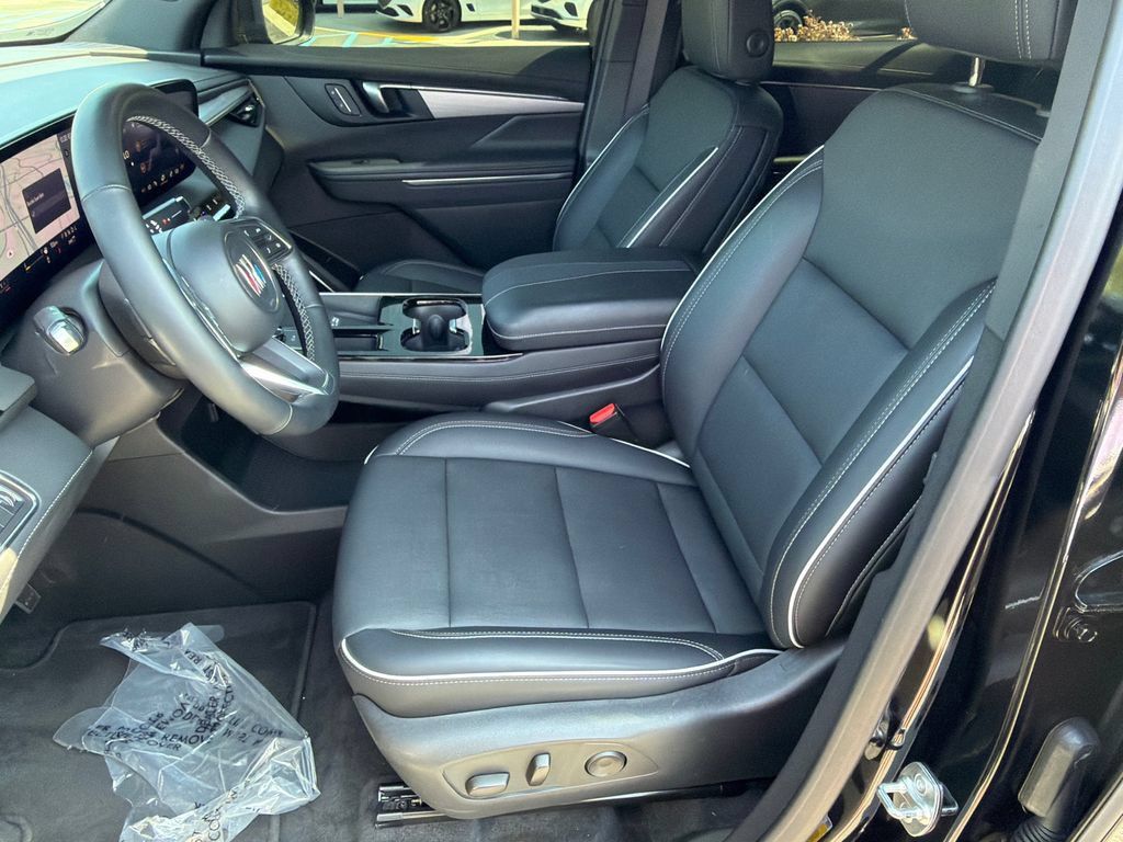 Used 2025 Buick Enclave Preferred AWD/4WD image 11