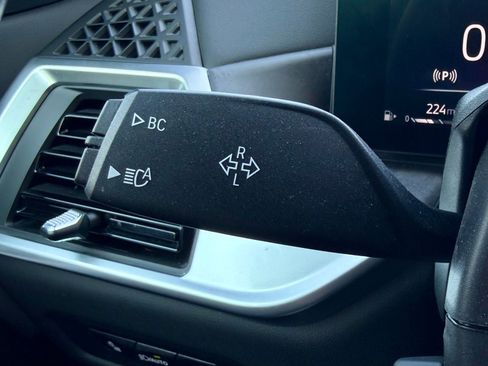 Used 2025 BMW X5 xDrive40i w/ M Sport Package image 54