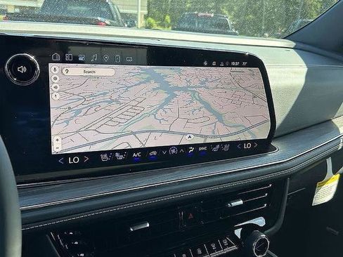 New 2025 Chevrolet Suburban Premier image 28