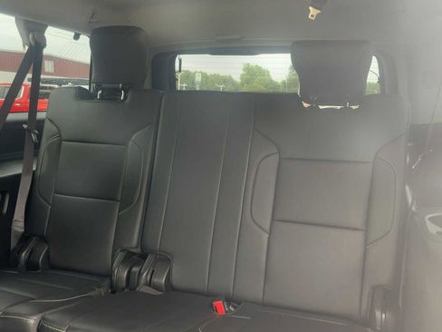 Used 2020 Chevrolet Suburban LT RWD image 32