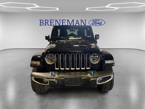 Used 2022 Jeep Wrangler Unlimited Sahara w/ Cold Weather Group AWD/4WD image 2