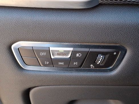 Used 2022 BMW X5 xDrive40i w/ M Sport Package image 25