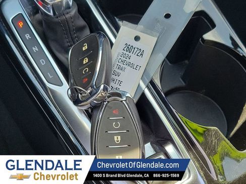 Used 2024 Chevrolet Trax ACTIV w/ Sunroof Package FWD image 37