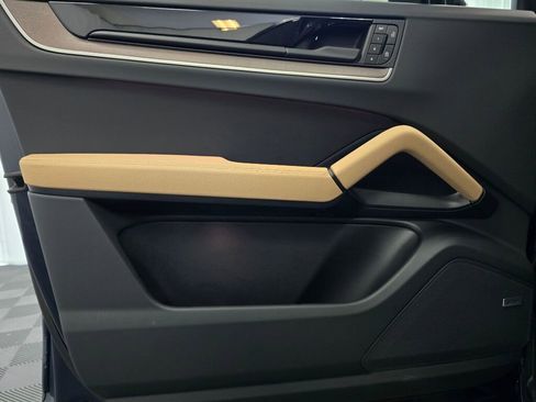 New 2025 Porsche Cayenne image 24