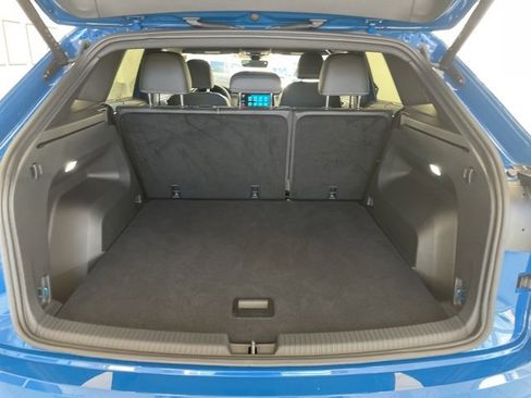 Used 2025 Volkswagen Atlas Cross Sport SEL R-Line image 9