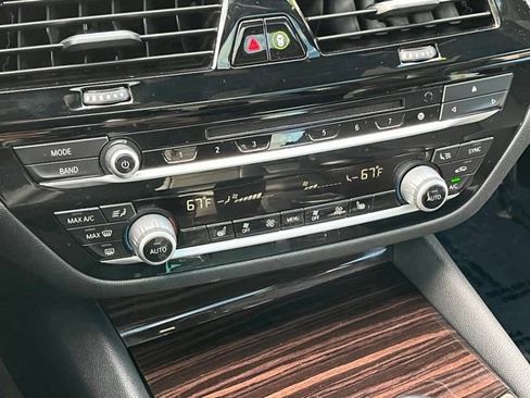 Used 2019 BMW 530i xDrive w/ Convenience Package AWD/4WD image 19