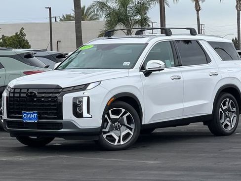 Used 2025 Hyundai Palisade SEL FWD image 8