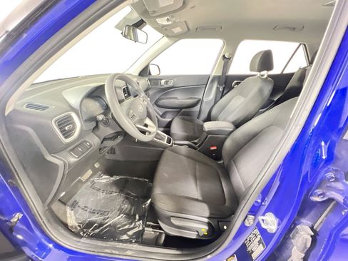 Used 2023 Hyundai Venue SE FWD image 19