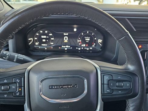 Used 2022 GMC Yukon XL Denali w/ Denali Ultimate Package image 15