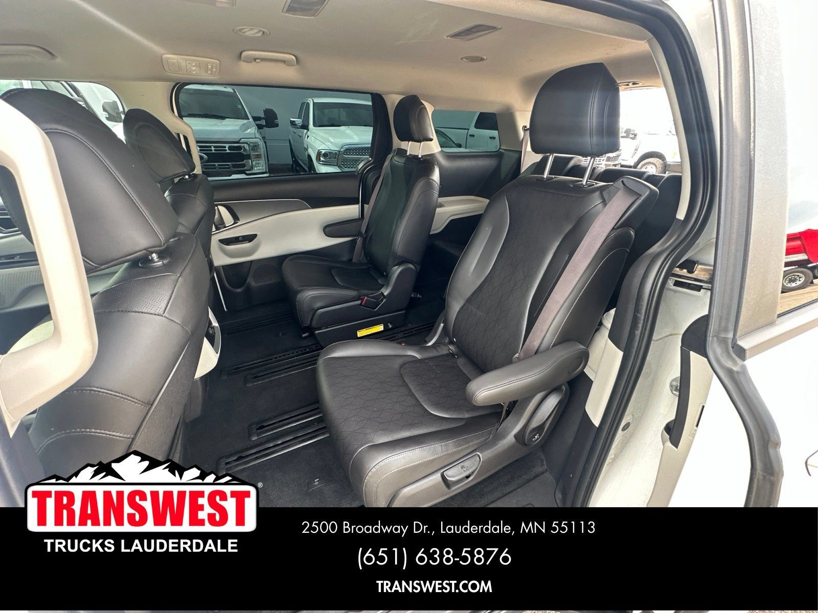 Used 2022 Kia Carnival LX FWD image 9