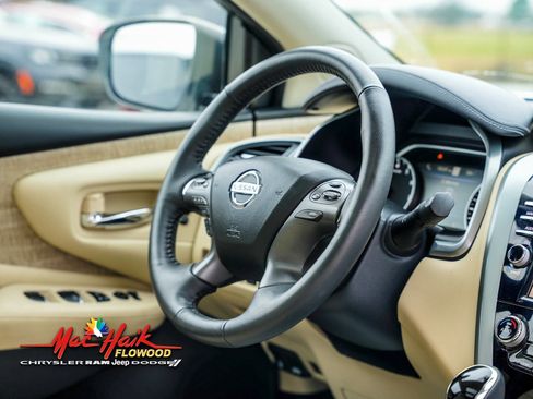 Used 2021 Nissan Murano SL w/ SL Moonroof Package image 16