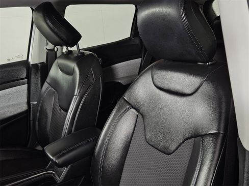 Used 2022 Jeep Compass Latitude image 21