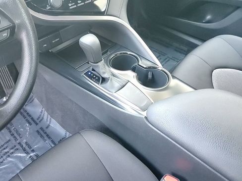 Certified 2020 Toyota Camry LE w/ Convenience Package image 29