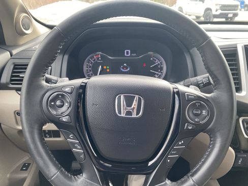 Used 2017 Honda Pilot Touring image 33