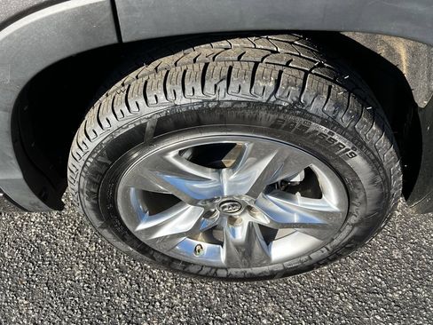 Used 2018 Toyota Highlander Limited image 39