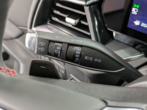 Used 2026 Chevrolet Suburban RST w/ Comfort Package AWD/4WD image 17