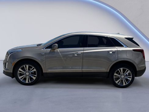 Used 2023 Cadillac XT5 Premium Luxury w/ Technology Package AWD/4WD image 8