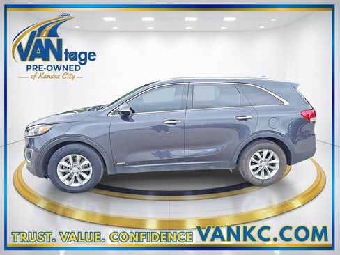 Used 2018 Kia Sorento AWD image 10