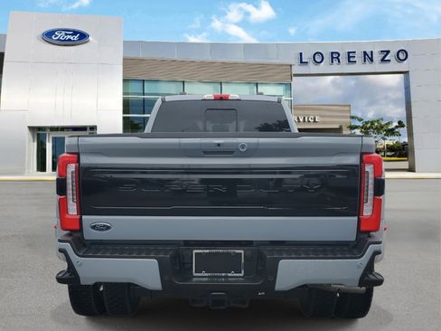 Used 2025 Ford F450 Platinum w/ FX4 Off-Road Package image 6