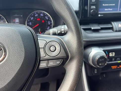 Used 2020 Toyota RAV4 XLE FWD image 20