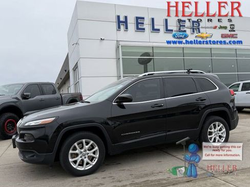 Used 2016 Jeep Cherokee Latitude w/ Cold Weather Group image 1