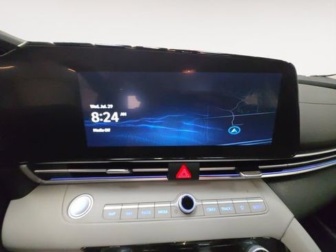 Certified 2025 Hyundai Elantra Limited FWD image 15