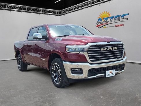 Used 2025 RAM 1500 Laramie AWD/4WD image 3