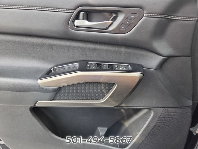 Used 2024 Nissan Pathfinder Platinum w/ Lighting Package (N92) FWD image 27