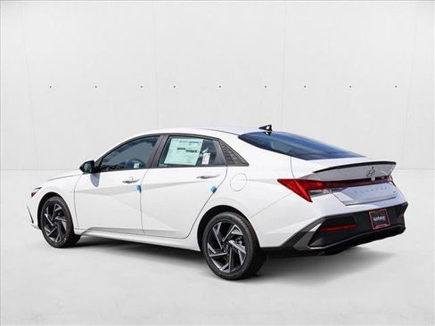New 2025 Hyundai Elantra SEL image 7