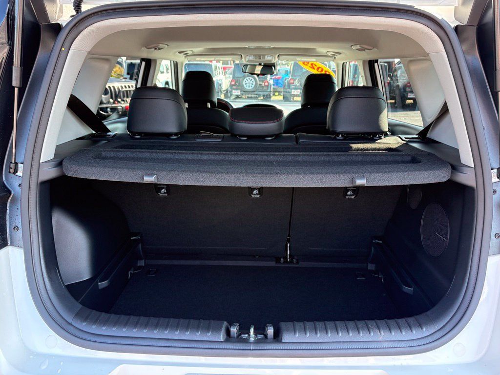 Used 2025 Kia Soul GT-Line w/ GT-Line Technology Package FWD image 28