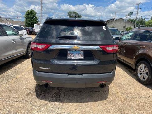 Used 2021 Chevrolet Traverse LS FWD image 3