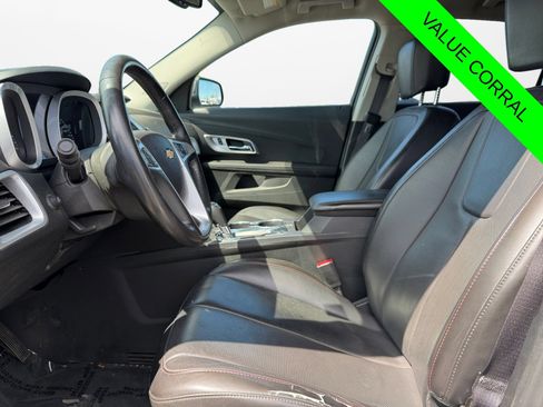 Used 2017 Chevrolet Equinox Premier w/ Enhanced Convenience Package AWD/4WD image 9