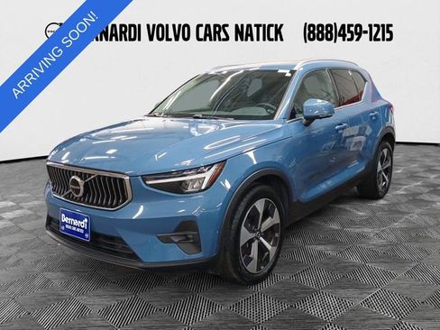 Certified 2023 Volvo XC40 B5 Plus w/ Driver Assist Package AWD/4WD image 1