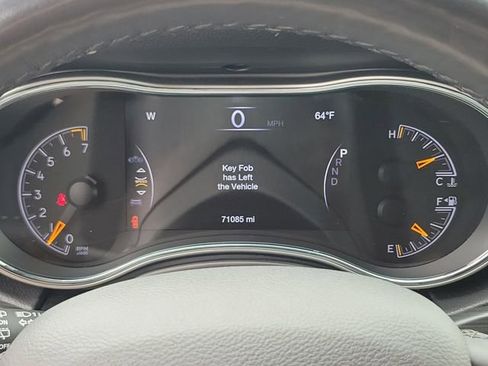 Used 2019 Jeep Grand Cherokee Altitude AWD/4WD image 23