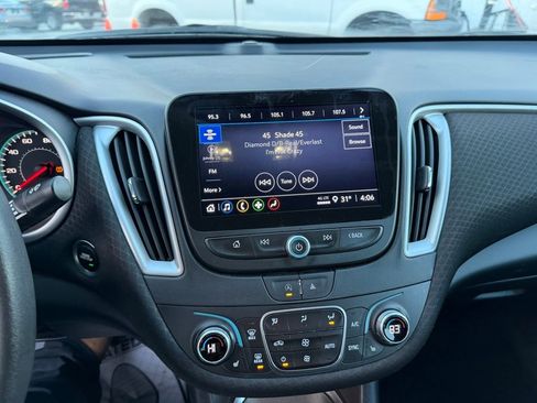 Used 2024 Chevrolet Malibu LT image 17