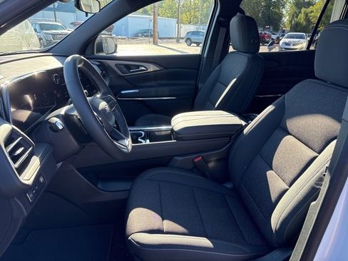 New 2026 Chevrolet Traverse LT image 8