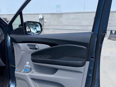 Used 2017 Honda Pilot Touring image 9