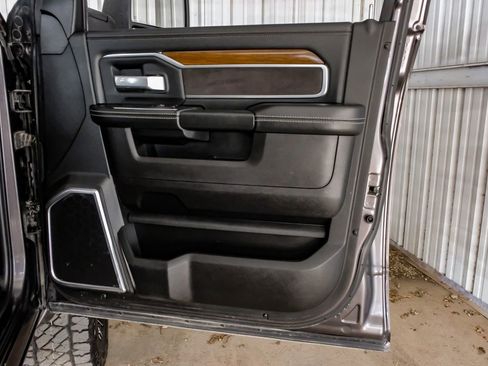Used 2024 RAM 2500 Laramie AWD/4WD image 46