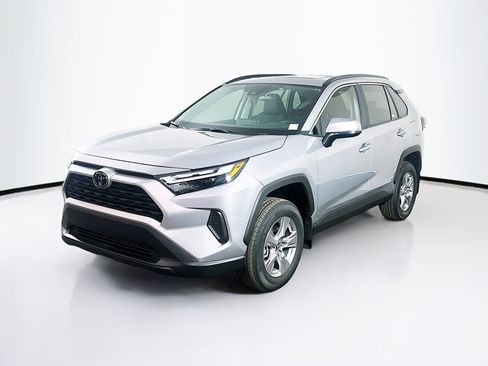 Used 2025 Toyota RAV4 XLE w/ Convenience Package image 3