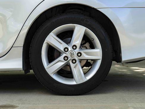 Used 2013 Toyota Camry SE FWD image 15