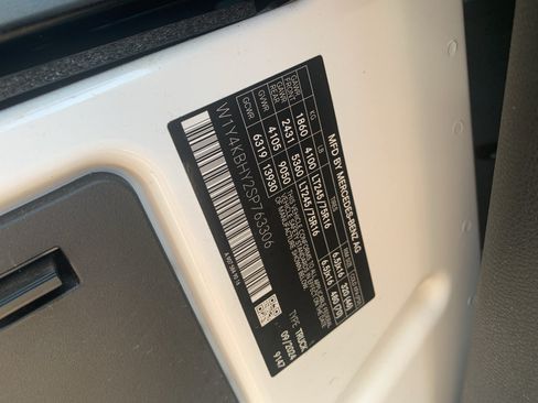 Used 2025 Mercedes-Benz Sprinter 2500 image 12