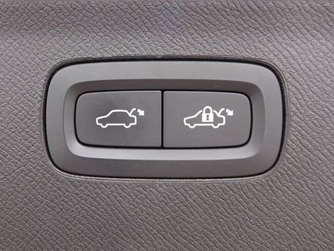 Certified 2023 Volvo XC90 B6 Ultimate w/ Lounge Package AWD/4WD image 36